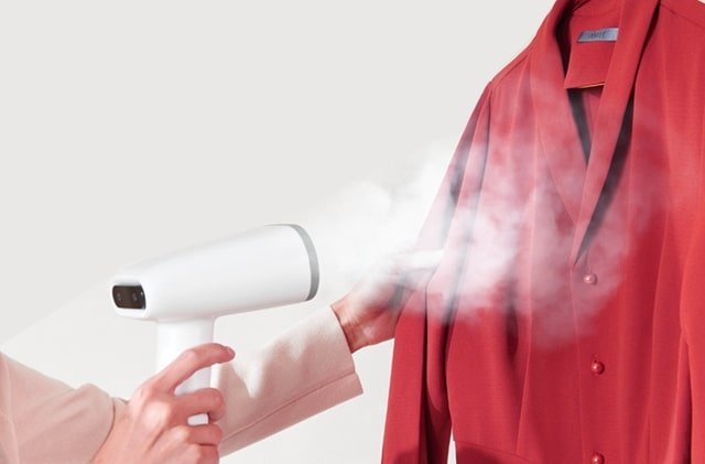 Défroisseur vapeur portatif SL20 en utilisation